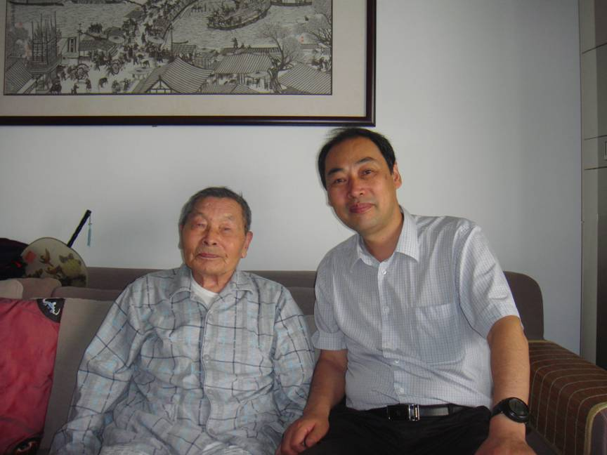 所党委“七一”前夕走访慰问老党员